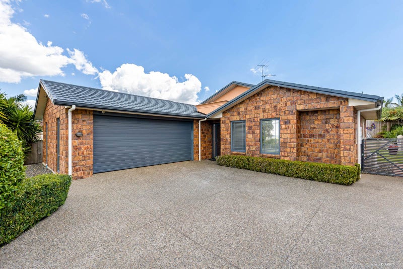 27 Norm Pellow Drive, Manurewa, Auckland - Carousel 2