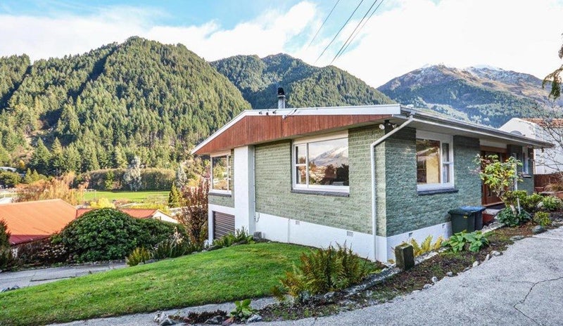 6 Weaver Street, Queenstown, QUEENSTOWN - Carousel 1