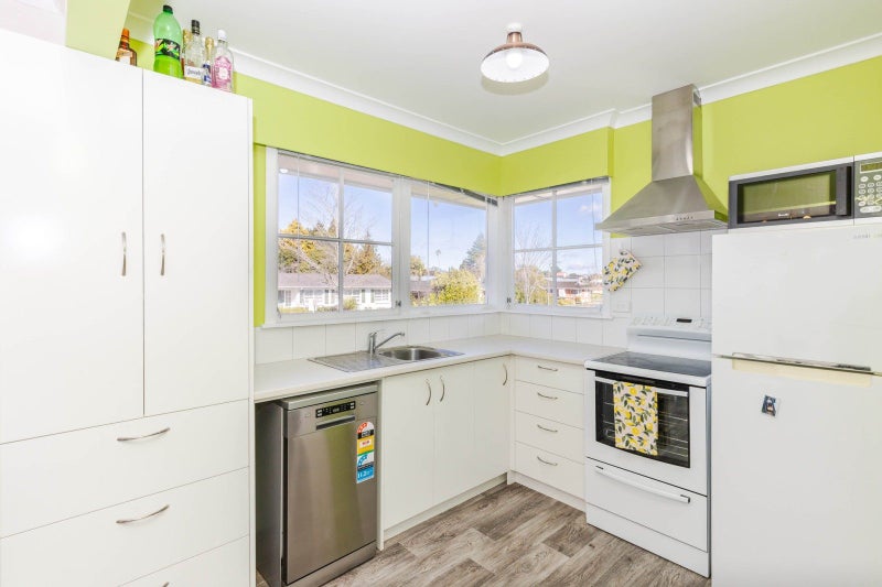 24 Howell Avenue, Riverlea, Hamilton - Carousel 2