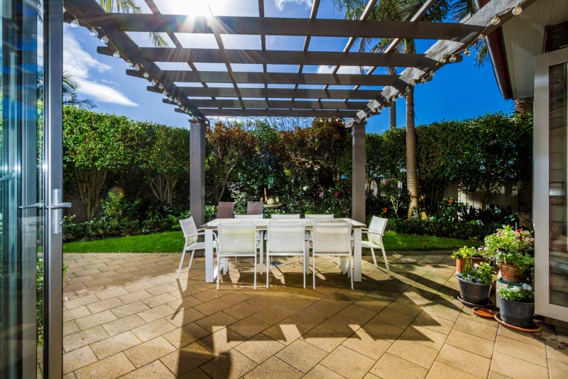 2/12 Rewiti Avenue, Takapuna, Auckland - Carousel 2