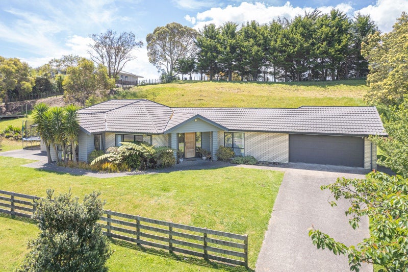 14 Dickens Lane, Otamatea, Whanganui - Carousel 1