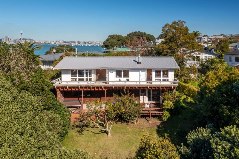 26 Heath Avenue, Northcote, Auckland - Carousel 1