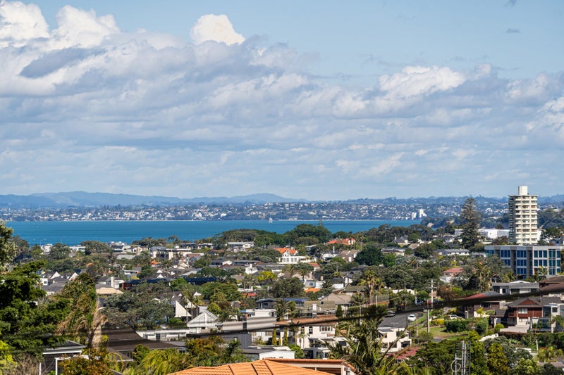 21 Parr Terrace, Castor Bay, Auckland - Carousel 1