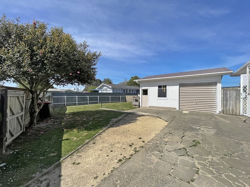 142 Highbury Avenue, Highbury, Palmerston North - Carousel 14