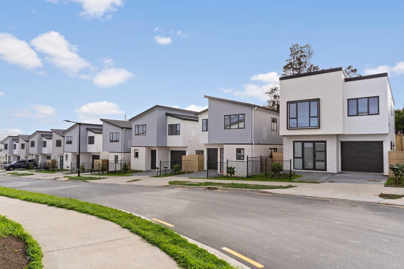 23 Whiteywood Street, Westgate, Auckland - Carousel 15