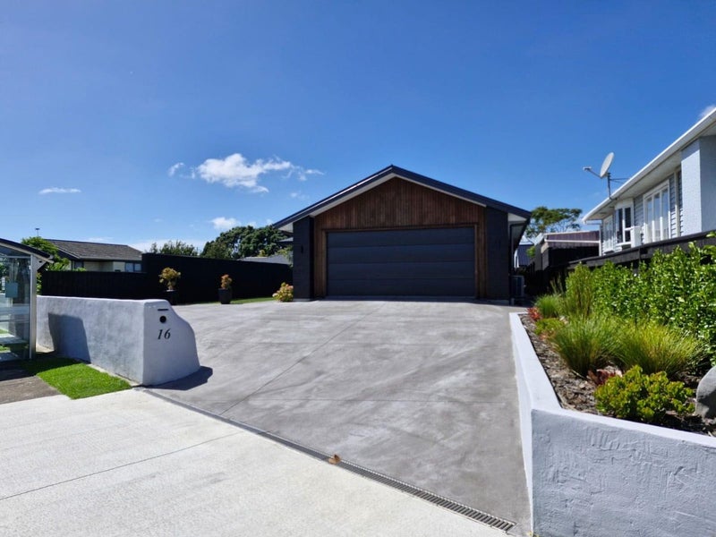 16 Nugent Street, Bell Block, New Plymouth - Carousel 2