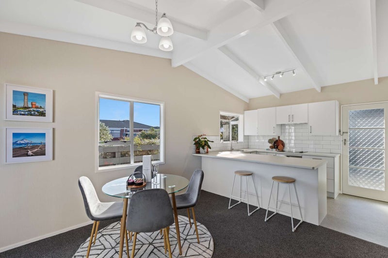 34B Somerset Road, Springvale, Whanganui - Carousel 1