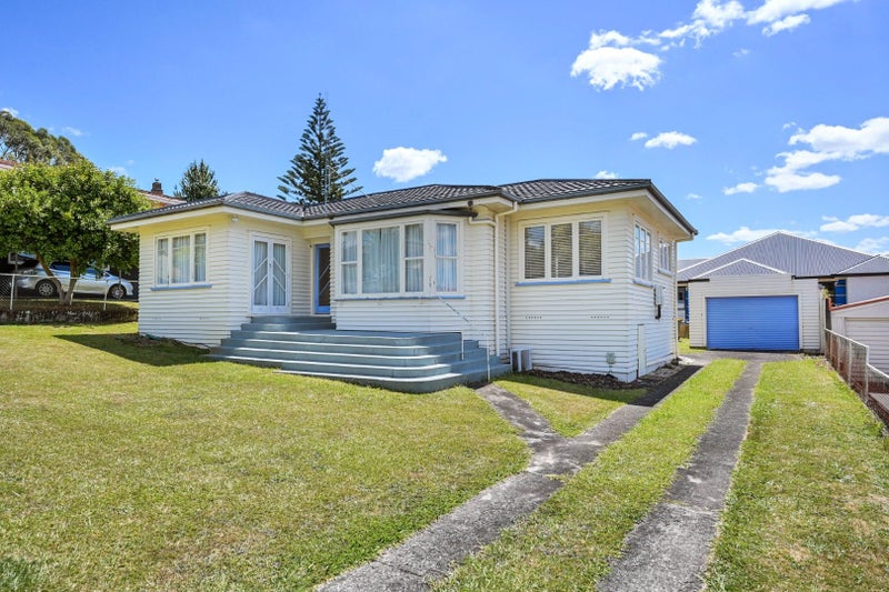 3 Westney Place, Forest Lake, Hamilton - Carousel 1