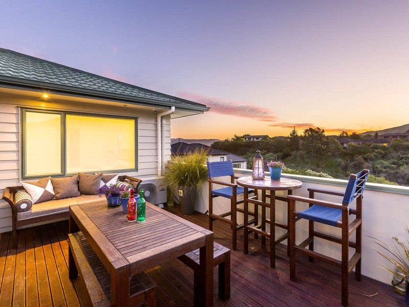 8 Ronald Scott Grove, Riverstone Terraces, Upper Hutt - Carousel 1