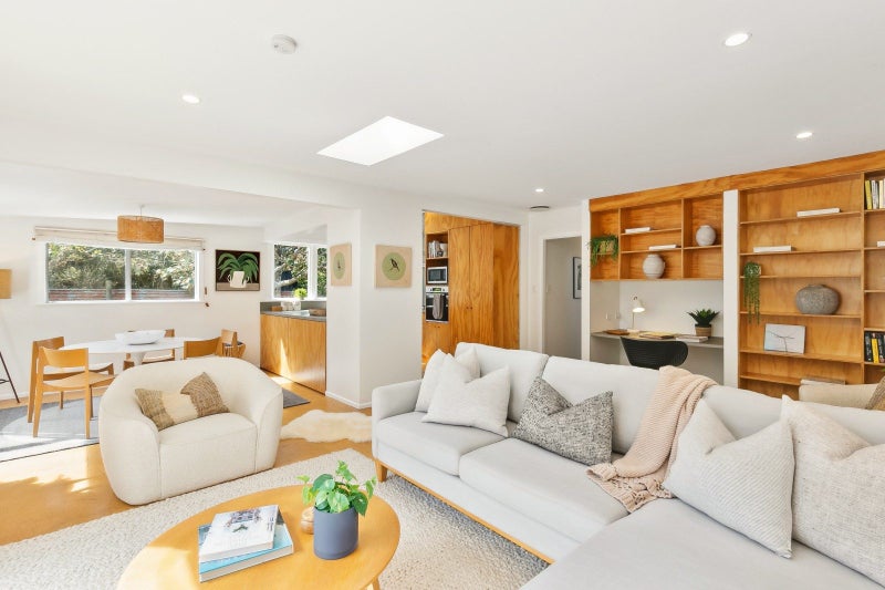 174 Queens Drive, Lyall Bay, Wellington - Carousel 2