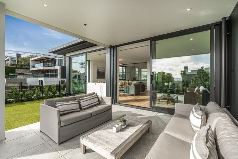 1/65 St Heliers Bay Road, Saint Heliers, Auckland - Carousel 2