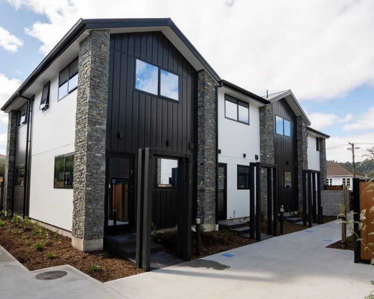 2/5 Milne Crescent, Taita, Lower Hutt - Carousel 1