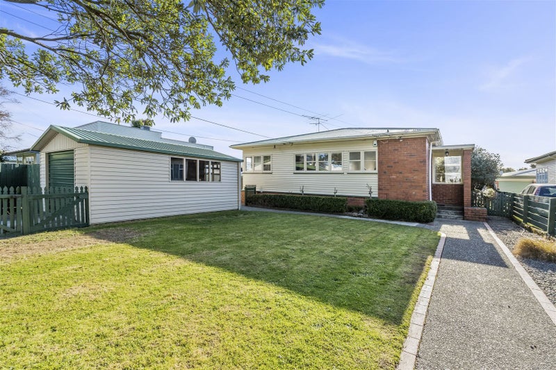 5 Russell Street, Waterloo, Lower Hutt - Carousel 2