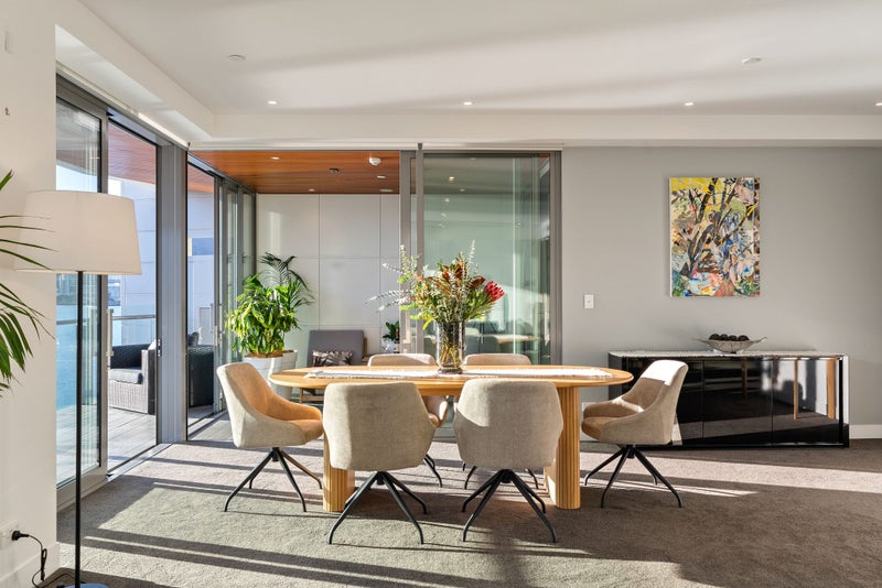 3B/1 Clyde Quay WHARF, TE ARO, WELLINGTON - Carousel 2