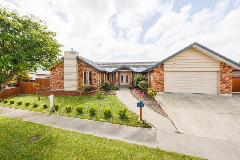 3 Varsity Heights, Fitzherbert, Palmerston North - Carousel 1