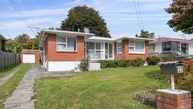 22 Hillcrest Avenue, Hillcrest, Rotorua - Carousel 1