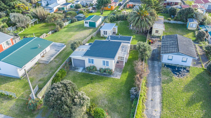 79 Kahukura Avenue, Waitarere Beach, Levin - Carousel 1