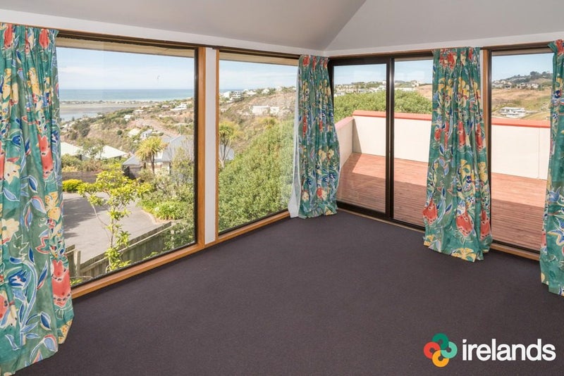 10 Santa Maria Avenue, Mount Pleasant, Christchurch - Carousel 2
