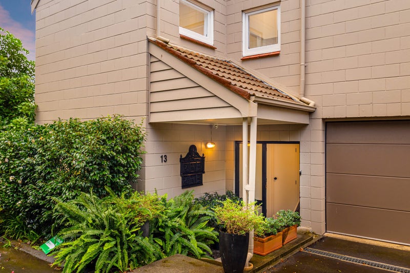 13/8 Hamilton Road, Herne Bay, Auckland - Carousel 2