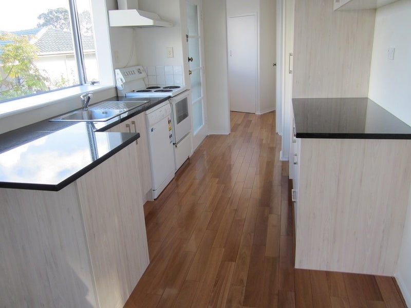 90 Sycamore Drive, Sunnynook, Auckland - Carousel 2