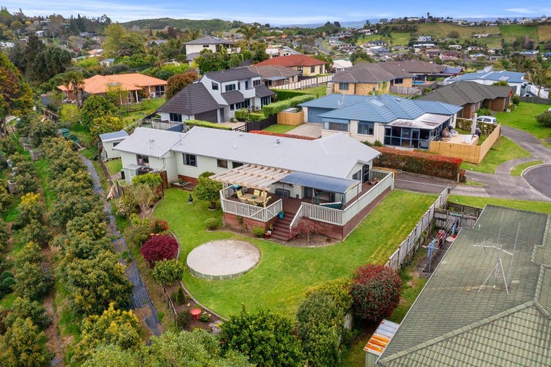 26 Highcroft Place, Welcome Bay, Tauranga - Carousel 1