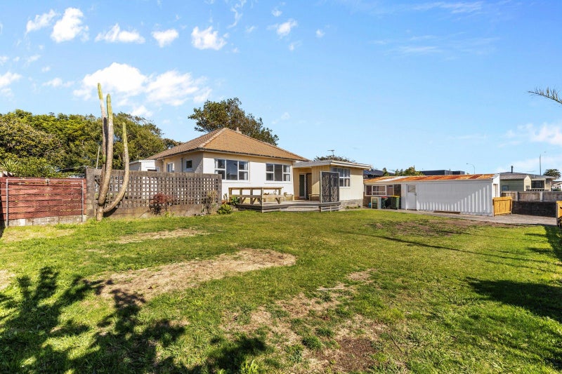 205 South Road, Spotswood, New Plymouth - Carousel 1