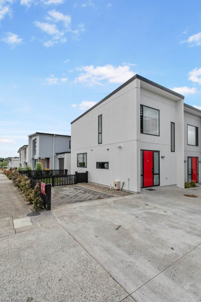 28 Tihema Lane, Westgate, Auckland - Carousel 13