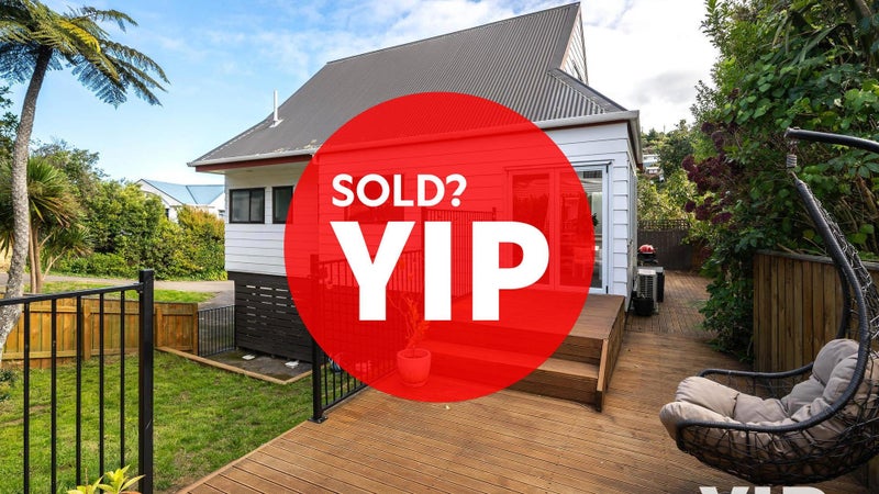 2/154 Newlands Road, Newlands, Wellington - Carousel 1