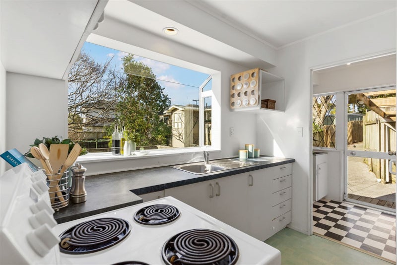 2/27 Withers Road, Glen Eden, Auckland - Carousel 2
