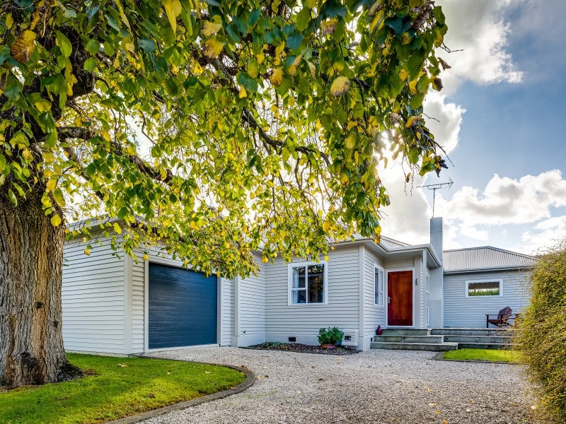 11 Victoria Street, Ebdentown, Upper Hutt - Carousel 1