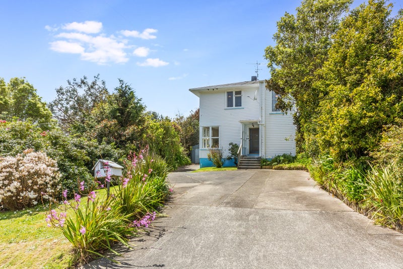 43 Sievers Grove, Cannons Creek, Porirua - Carousel 1