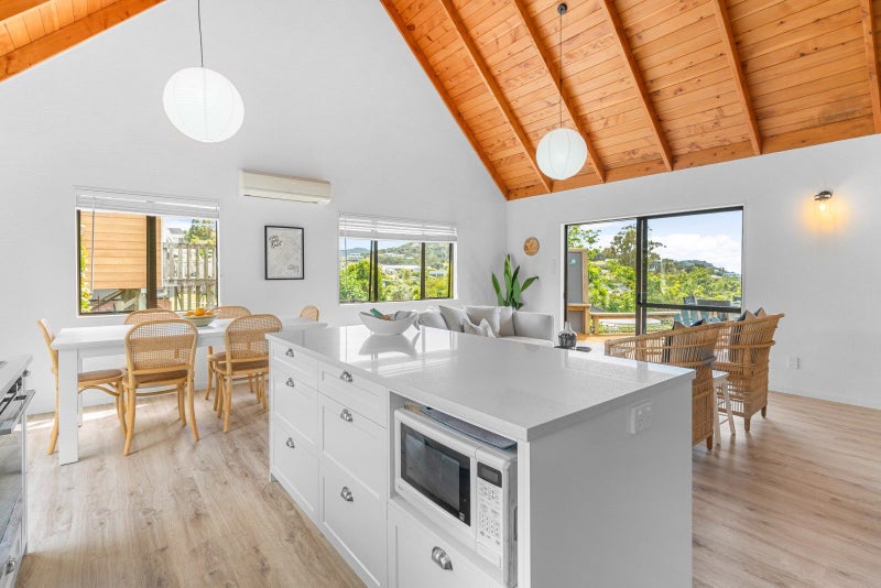 2 Cullen Street, Mangawhai Heads, Mangawhai - Carousel 2