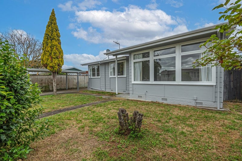 2 Charwell Place, Highbury, Palmerston North - Carousel 1