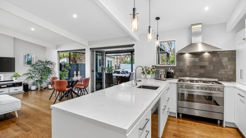 102 Walmer Road, Point Chevalier, Auckland - Carousel 1