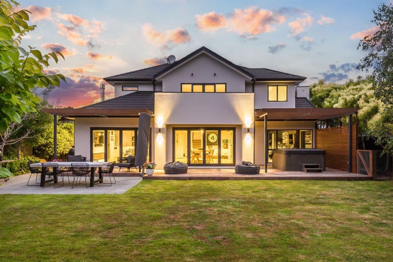 34 Navigation Drive, Whitby, Porirua - Carousel 1