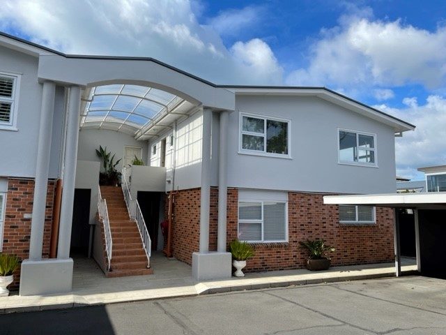 2/241 Hurstmere Road, Takapuna, Auckland - Carousel 2