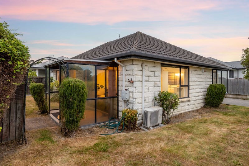 1/6 Chardale Street, Avondale, Christchurch - Carousel 2