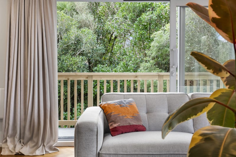 1 Tree Top Lane, Paparangi, Wellington - Carousel 2