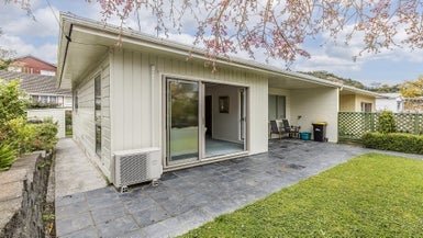 2/13 Spiers Street, Karori, Wellington - Carousel 1
