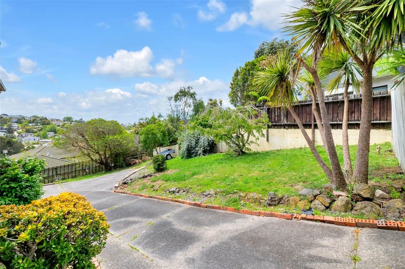 2/23 Sartors Avenue, Northcross, Auckland - Carousel 20