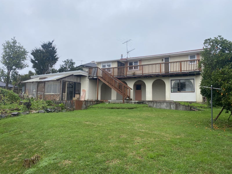 866 East Coast Road, Northcross, Auckland - Carousel 1