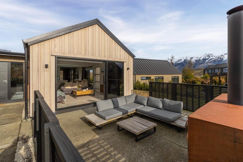 7 Kerrera Lane, Jacks Point, Queenstown - Carousel 1