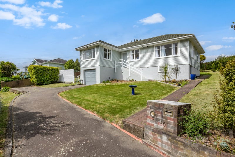 36 Handyside Street, Tawa, Wellington - Carousel 22