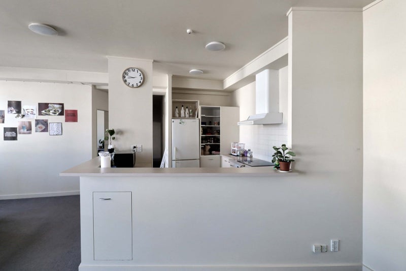 4B/16 Kent Terrace, Mount Victoria, Wellington - Carousel 1