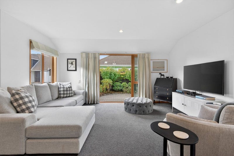 2/130 Muritai Road, Eastbourne, Lower Hutt - Carousel 2