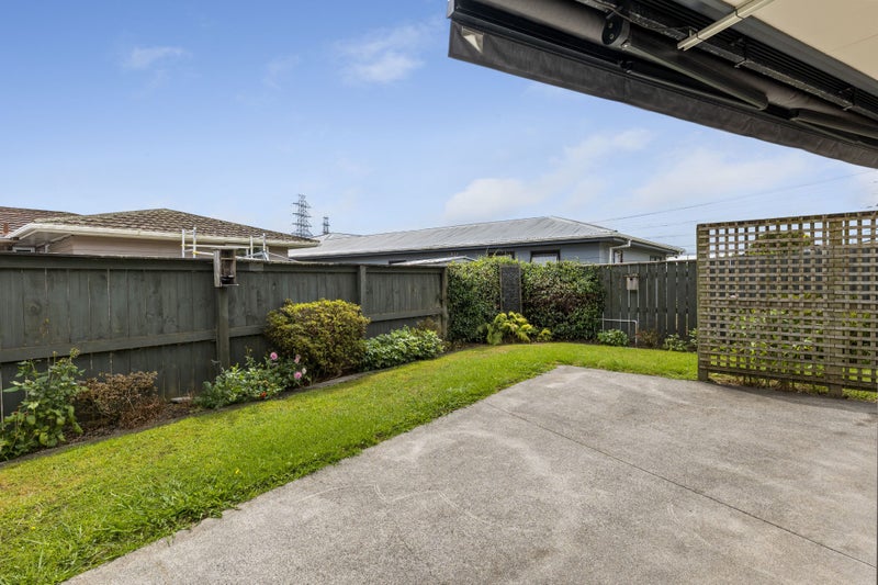 379 Carrington Street, Upper Vogeltown, New Plymouth - Carousel 24
