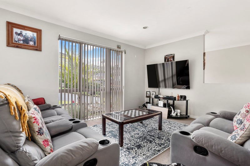 7 Aditi Close, Massey, Auckland - Carousel 2