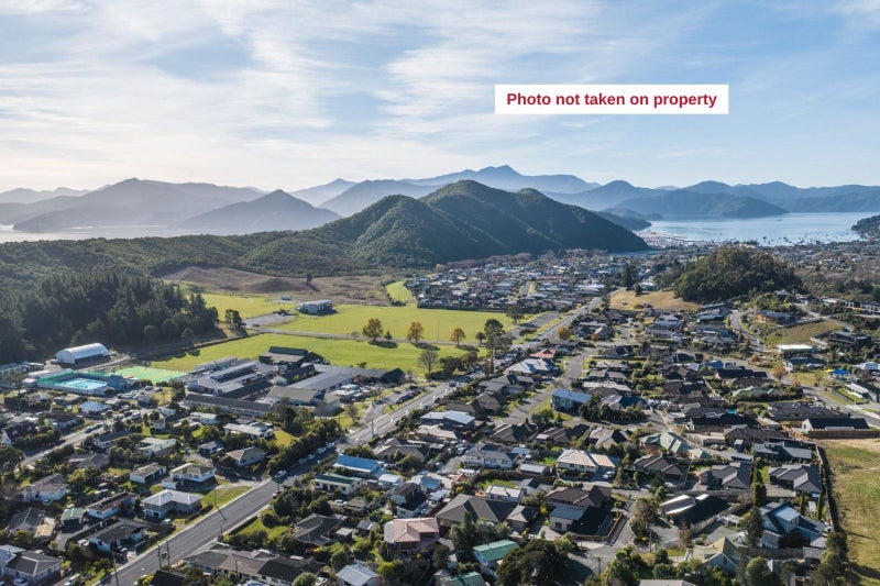 25A Leicester Street, Picton - Carousel 32