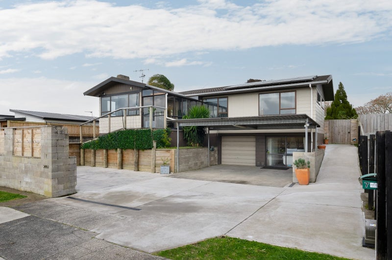 7 Fuchsia Avenue, Pukete, Hamilton - Carousel 1