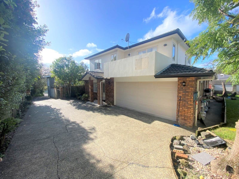 11A Orsova Place, Lynfield, Auckland - Carousel 1